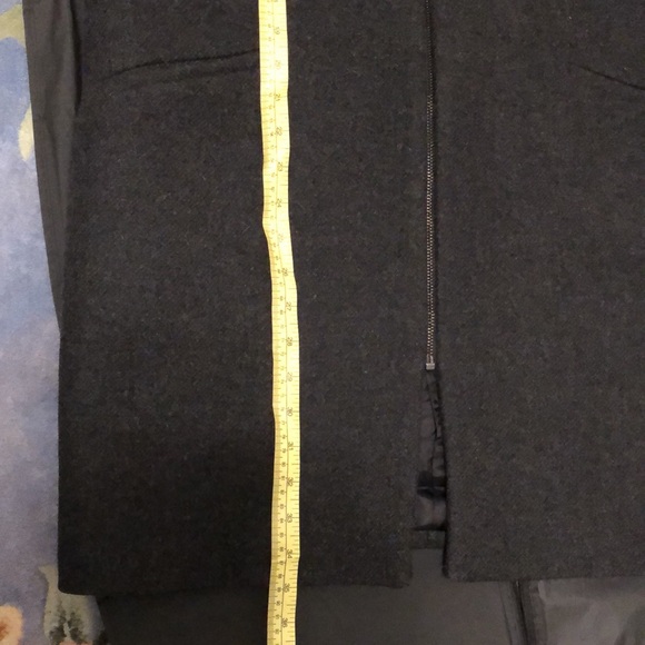 Zara’s coat - Picture 7 of 8